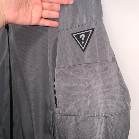 NWT Guess Men’s Grey Nylon Jacket with Pockets - Picture 10 of 12